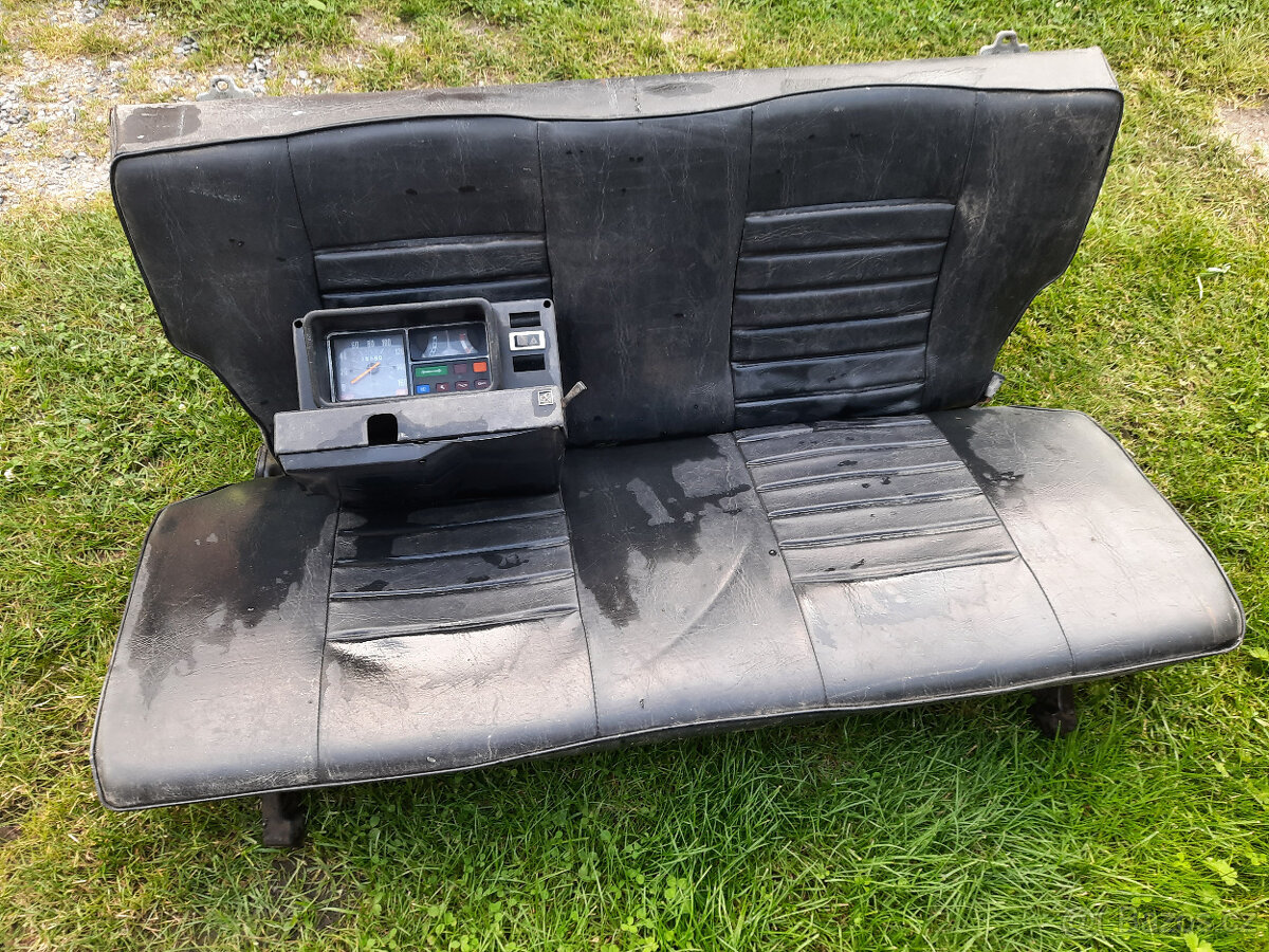 Renault 5 - zadní sedačka a budíky