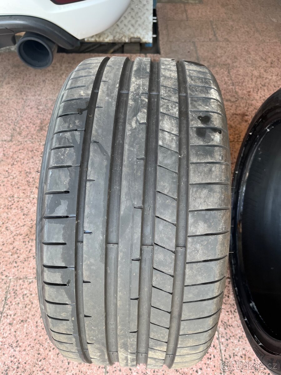 255/35 r18