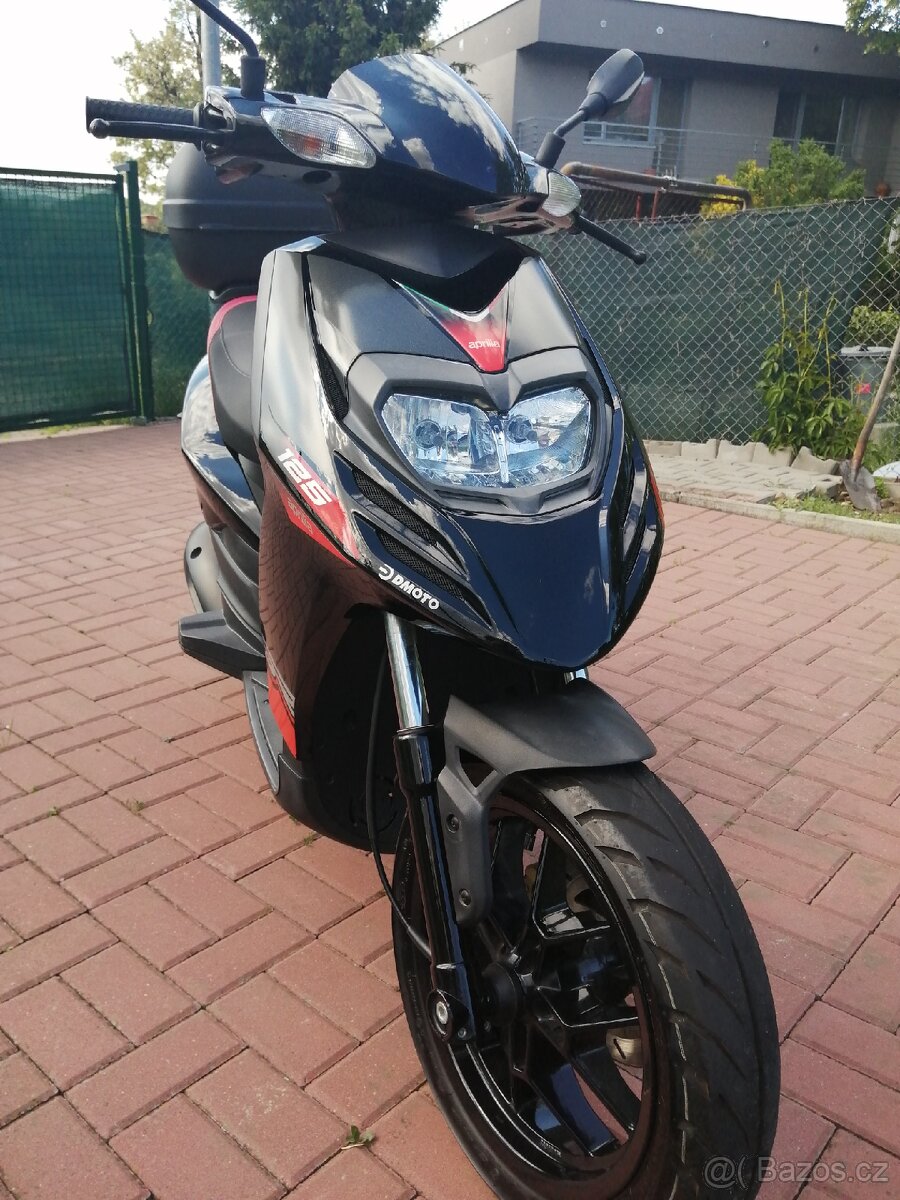 Aprilia sr motard 125