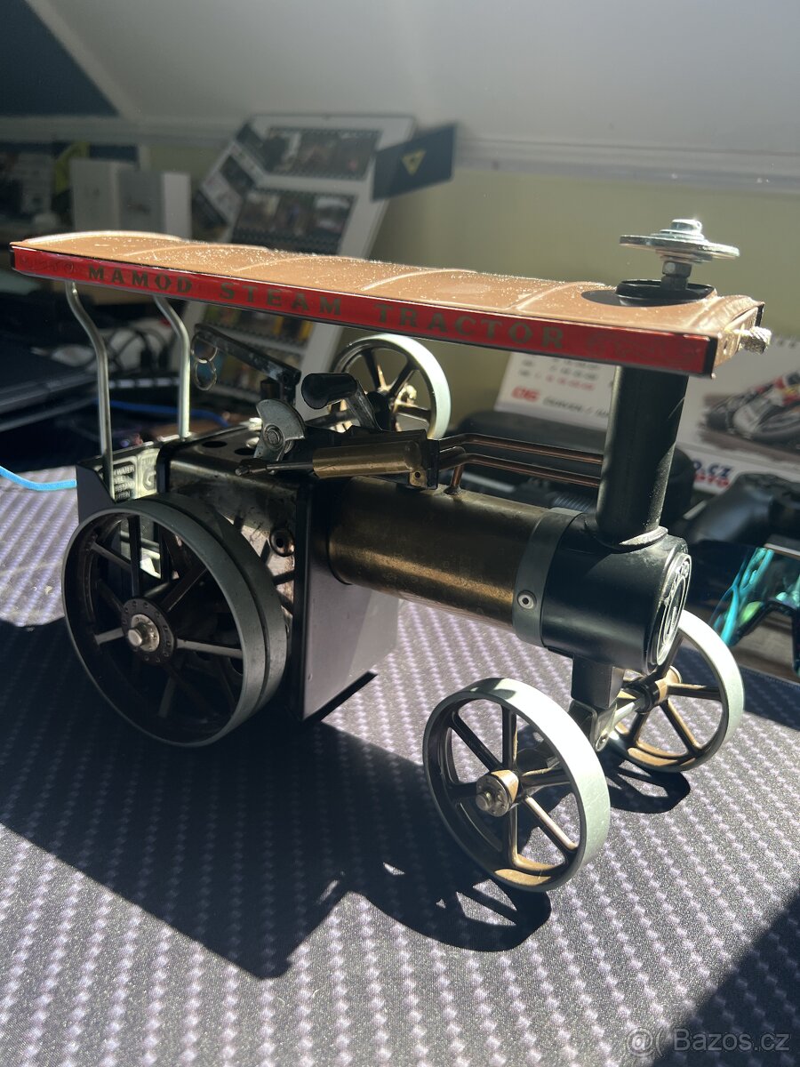 Mamod steam tractor