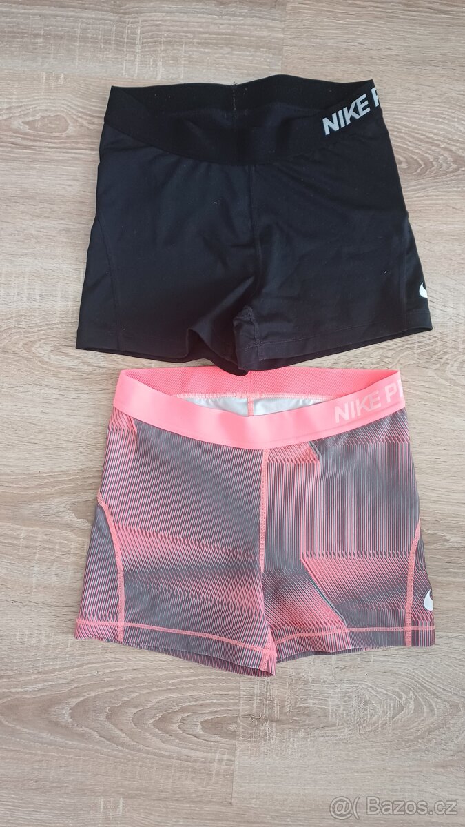 Krátké leginy Nike pro vel.M