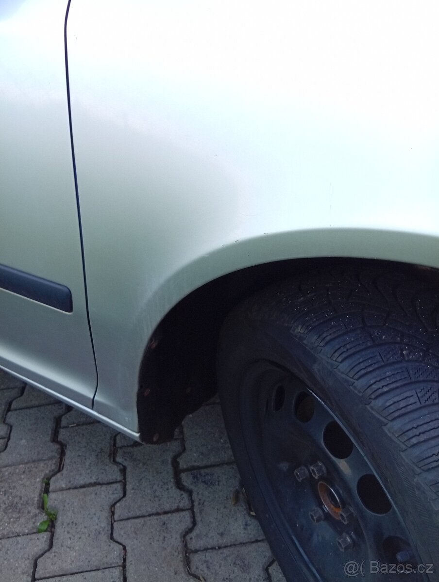 Prodám pravý batník na škoda Octavia 2 ,