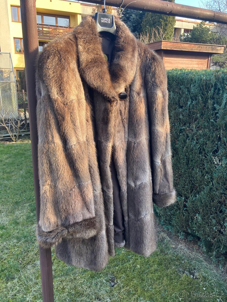 Dámský pravý kožich Kara (bizam, ondatra)