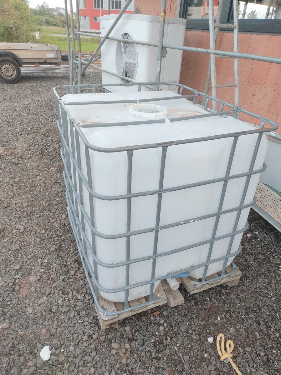 IBC nádoba na vodu 1000l - rezervace