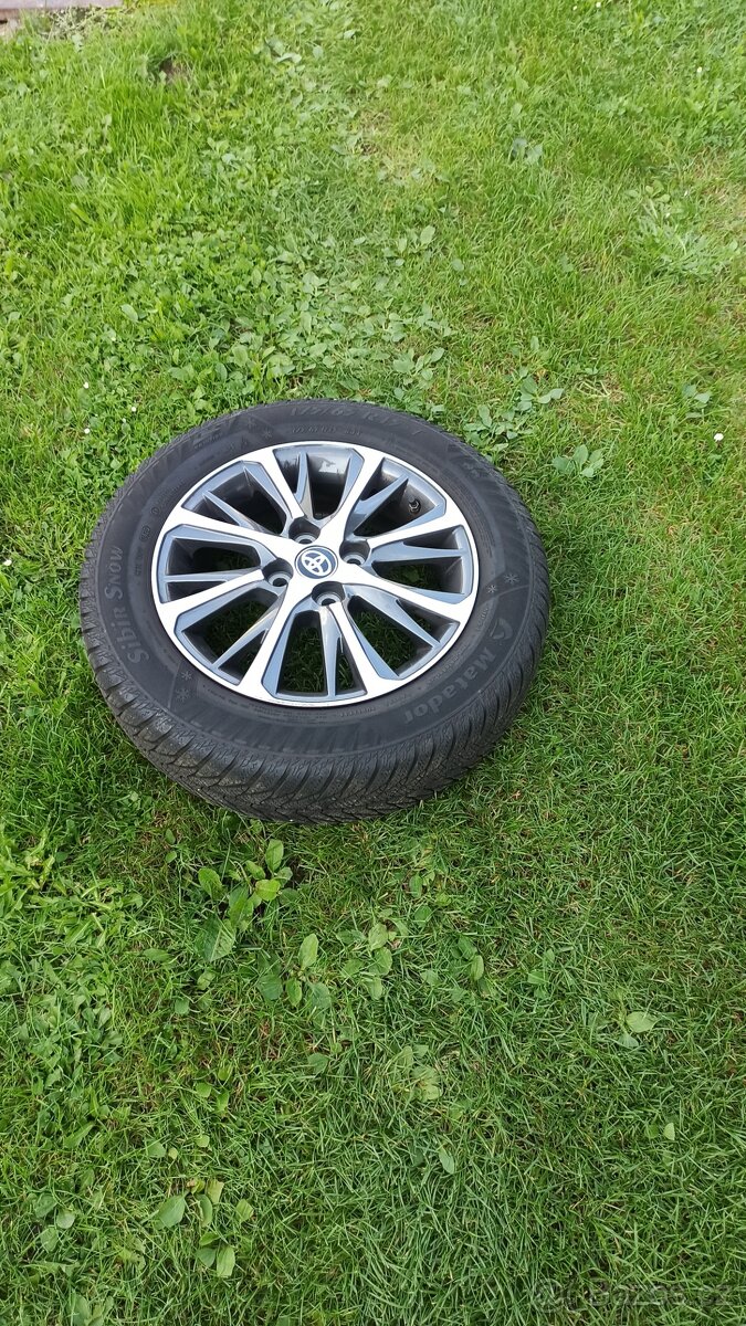 Toyota Yaris kola r15 et39