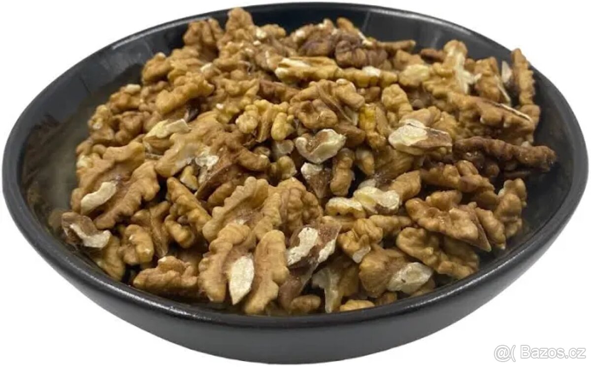 Vlašské ořechy loupané 1 kg - vlastní zahrada, suché