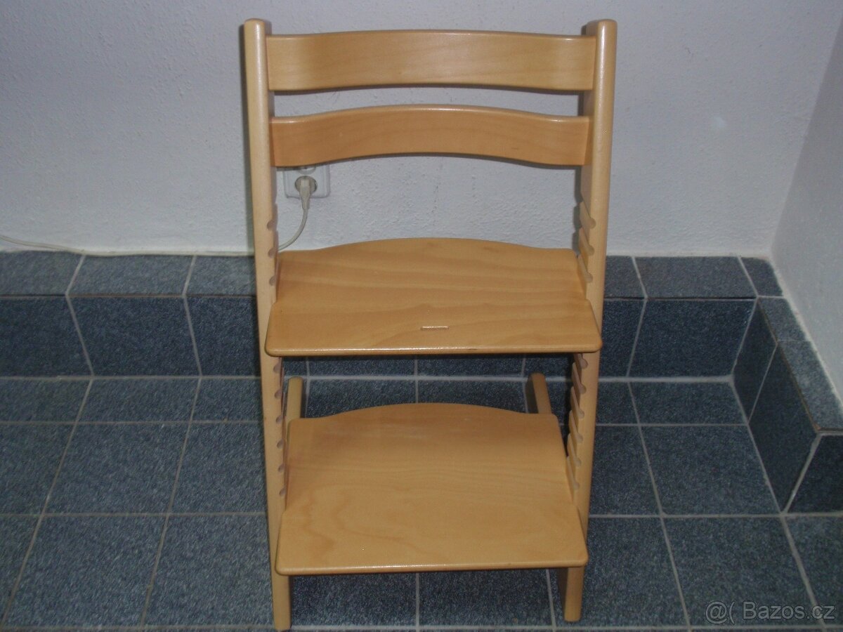TOP MASIVNÍ DŘEVĚNÁ ROSTOUCÍ ŽIDLE STOKKE TRIPP TRAPP