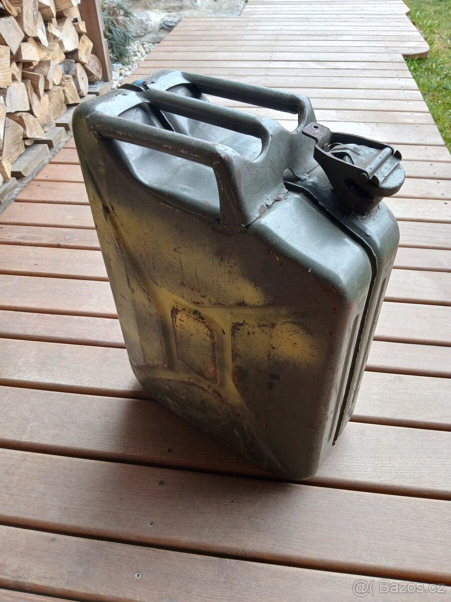 Plechový – vojenský kanystr 20 litrů
