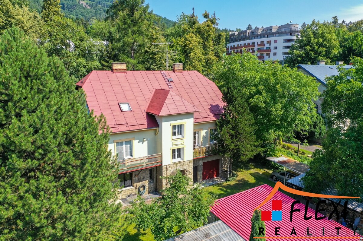 Prodej vily (241 m²) s výjimečným pozemkem (3528 m²),  Čelad