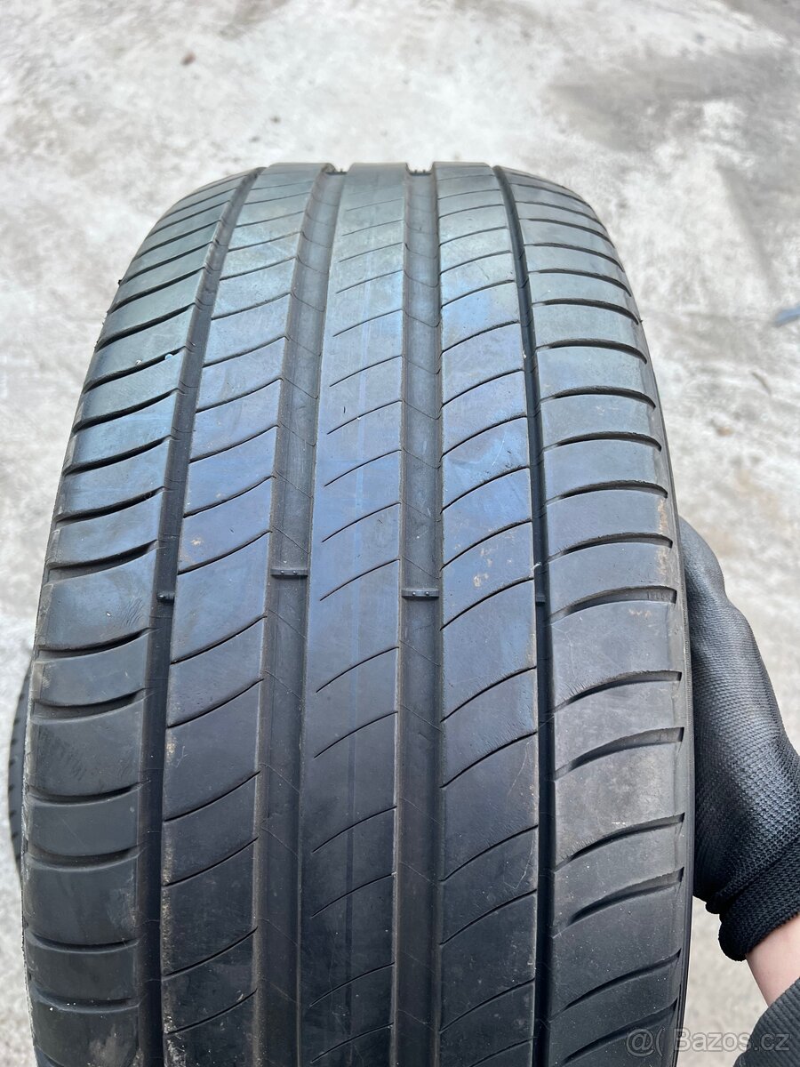 Pneu Michelin letní 245/45/18 DOT1515