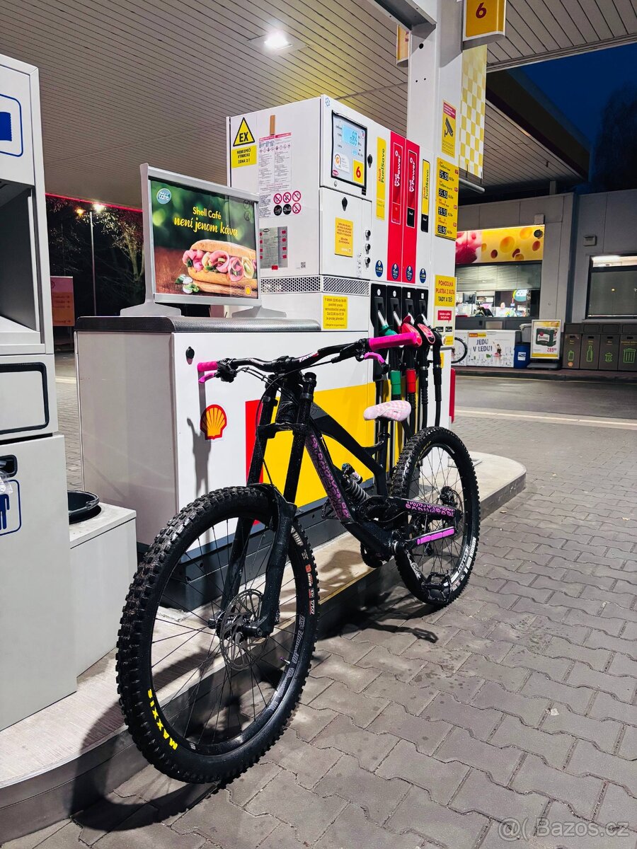 Prodám downhill kolo YT Tues 2018, velikost kol 27.5"