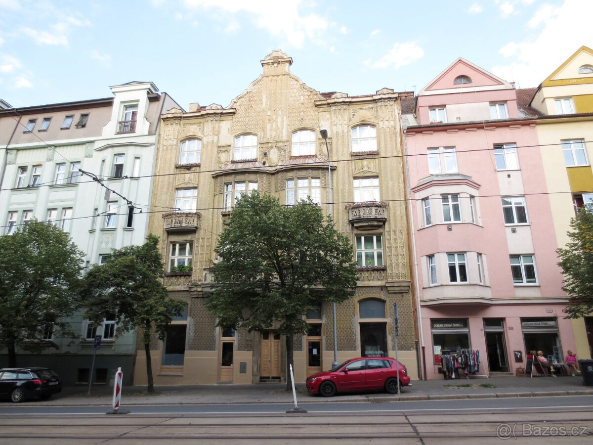 Prostorný byt 2+1 na Klatovské třídě