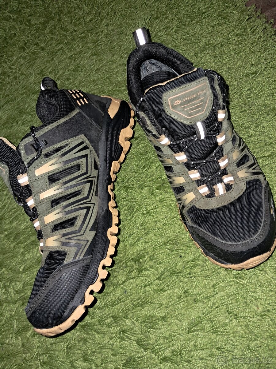 Trekové boty AlpinePro