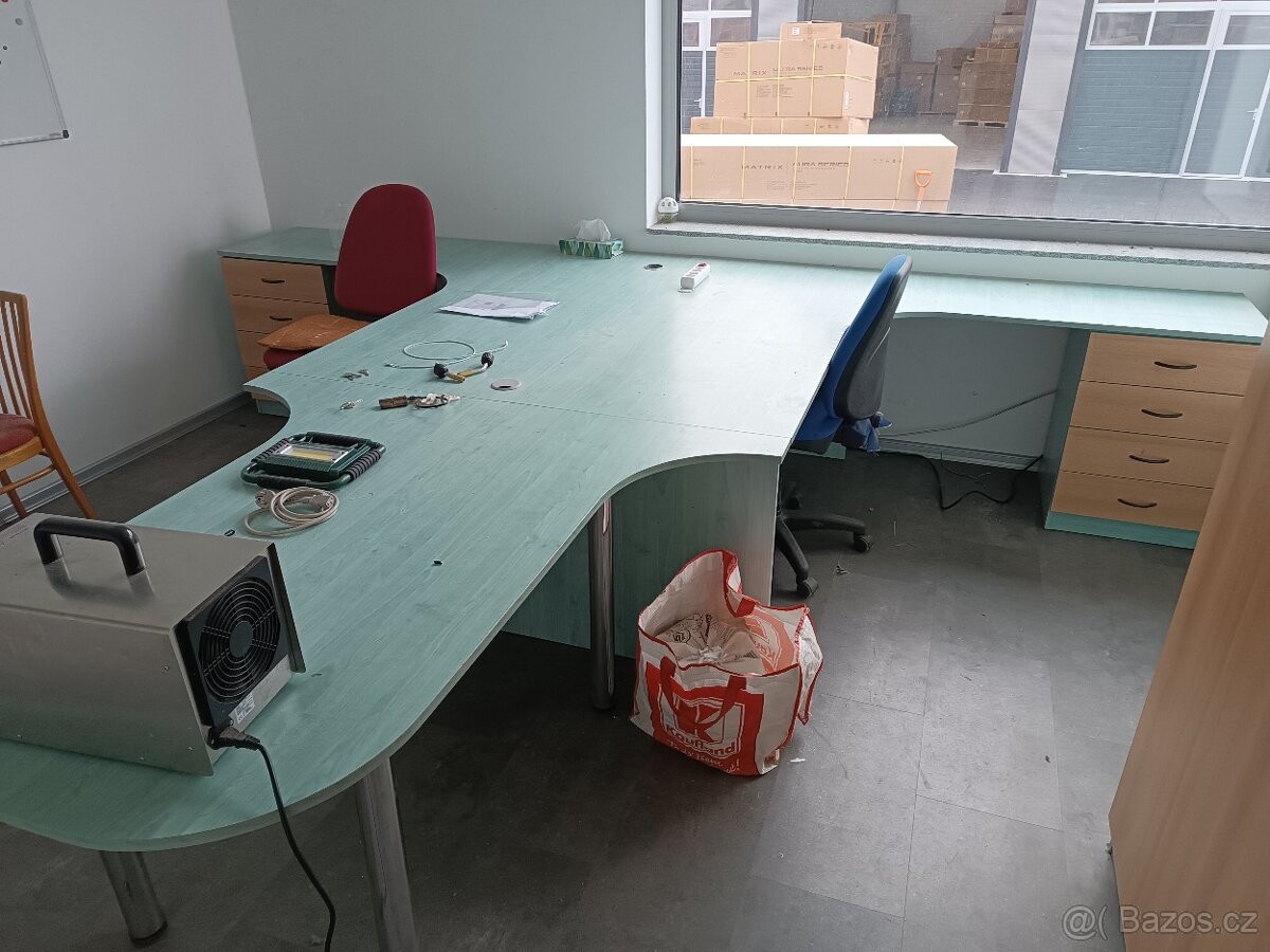 Kancelářský nábytek