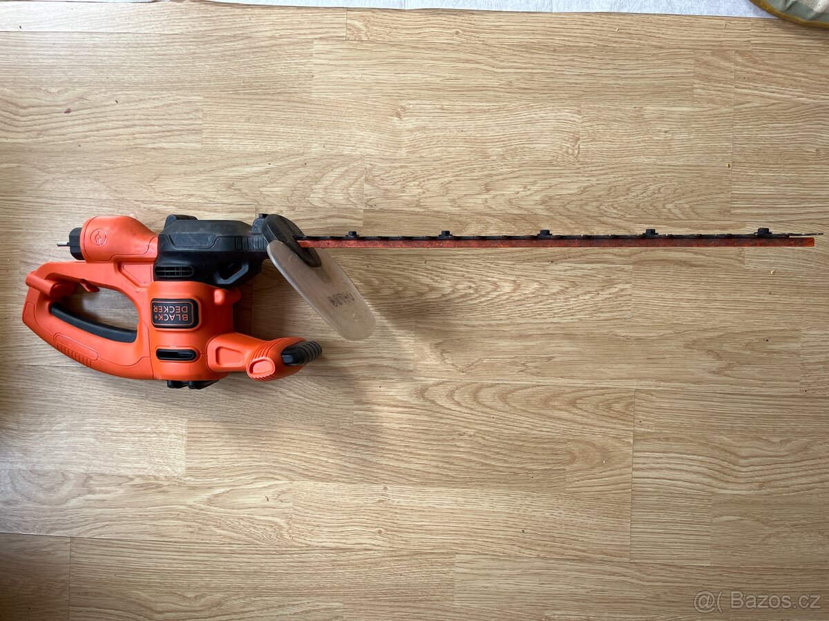 Elektrické nůžky Black Decker