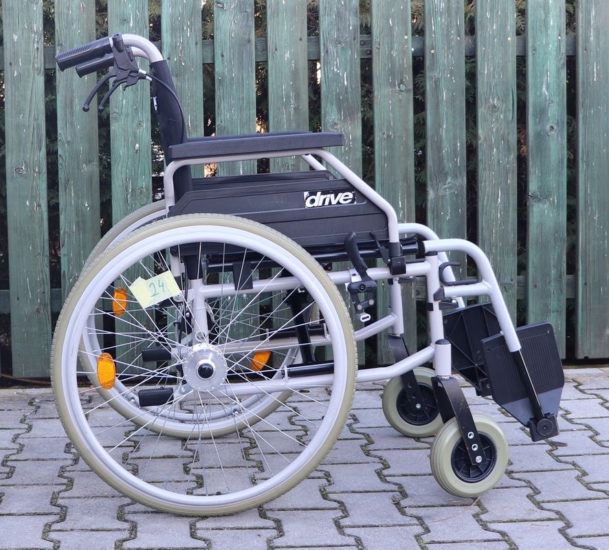 024-Mechanický invalidní vozík Drive.
