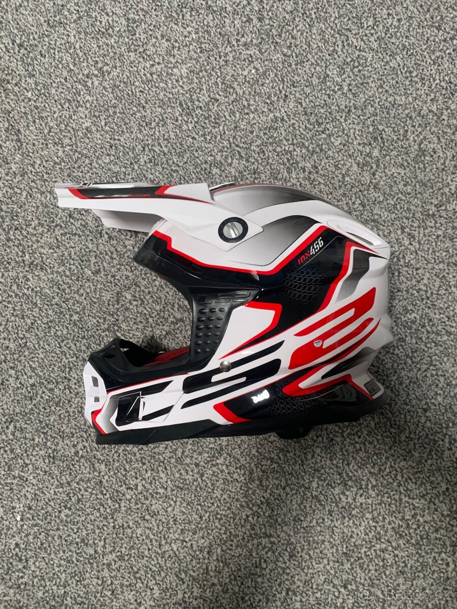 LS2 integrální helma