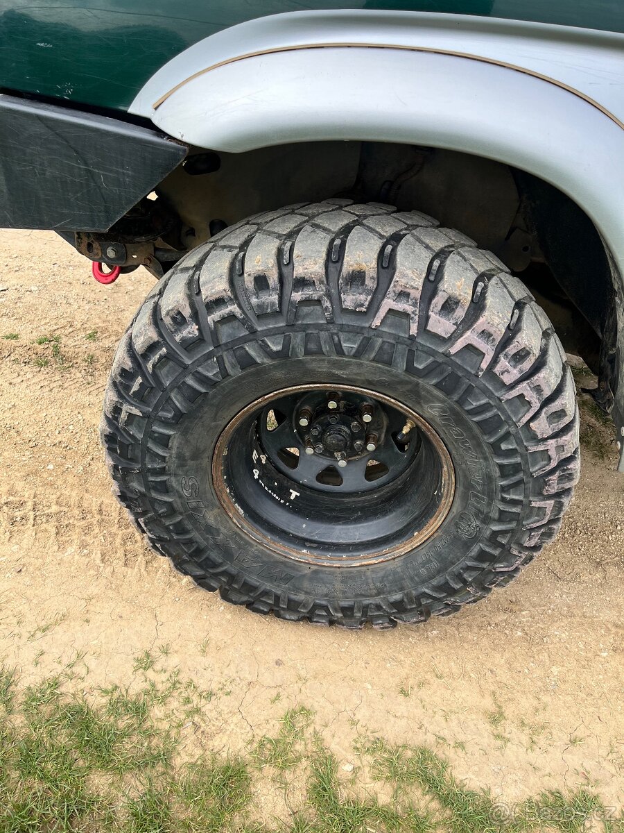 Maxxis crawler 35/12.5 r 15