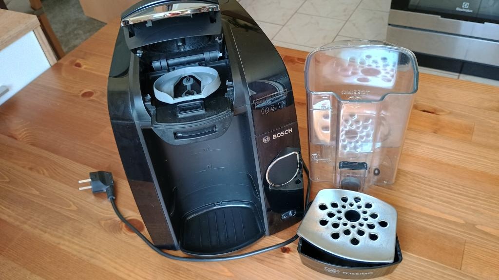 Kávovar na kapsle Bosch Tassimo JOY TAS4502