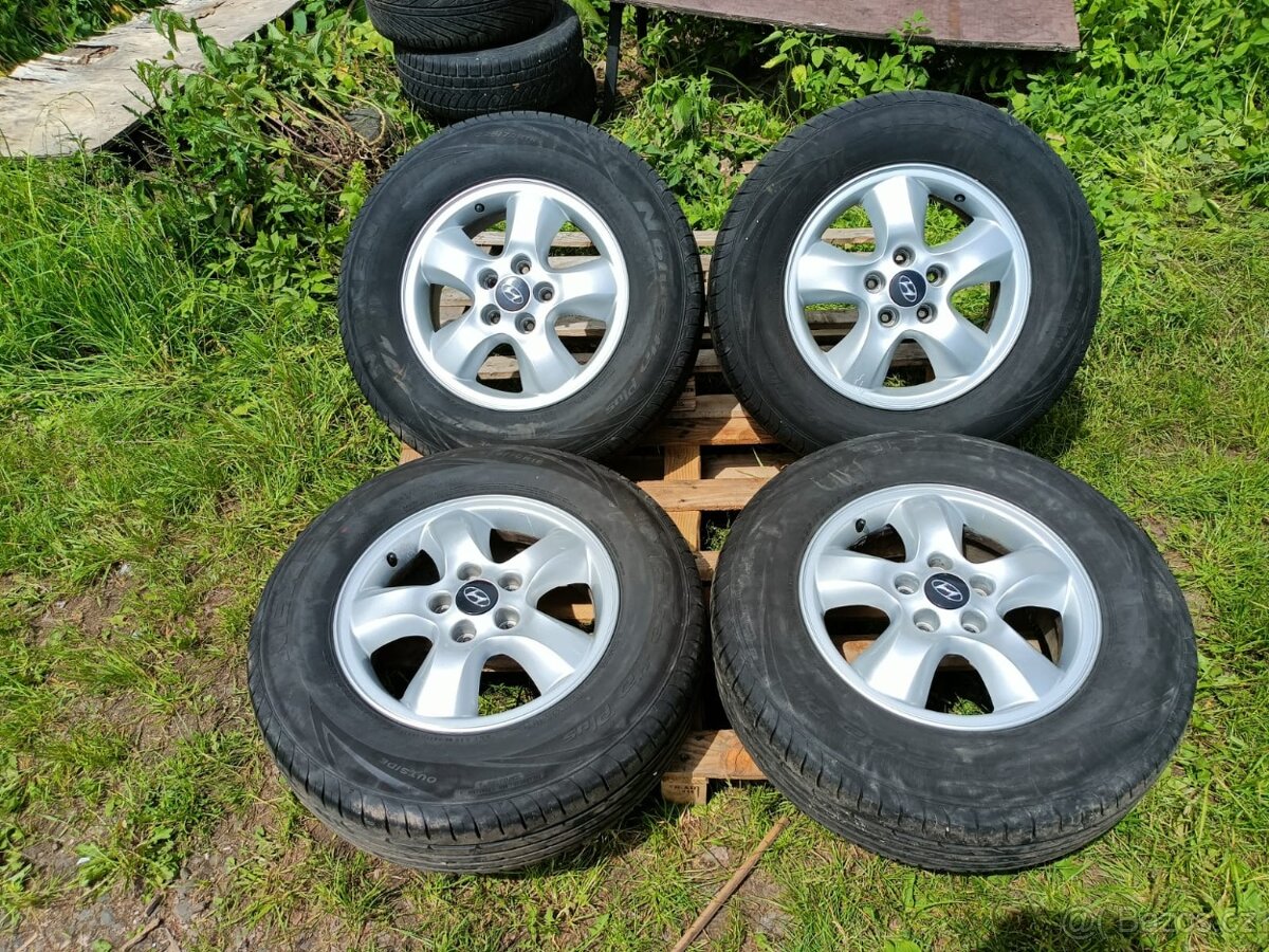 // Alu Hyundai Santa Fe R16 Zánovní letních pneu //