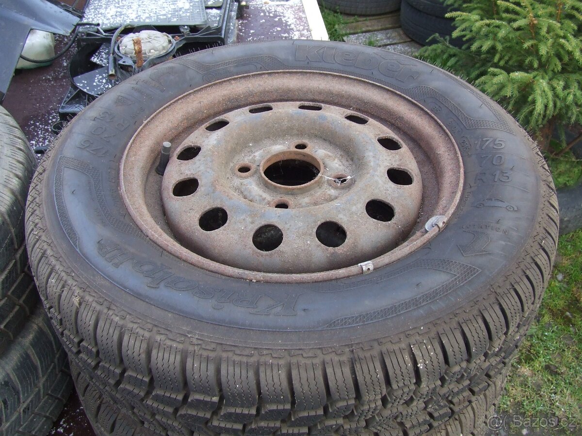 Prodám 2ks Zimních pneu 175/70 R13 Kleber //// Zamluveno