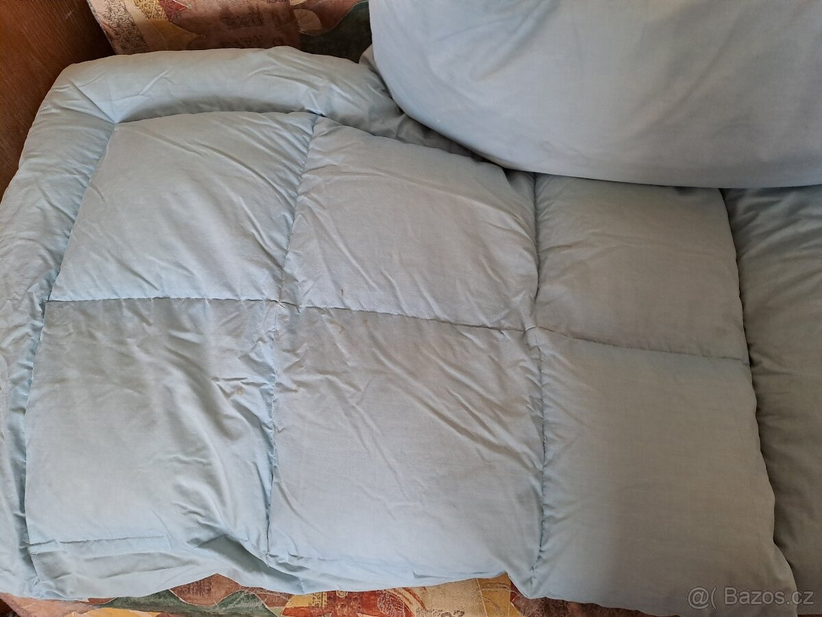 3x Péřové prošívané deky a 1x polštář