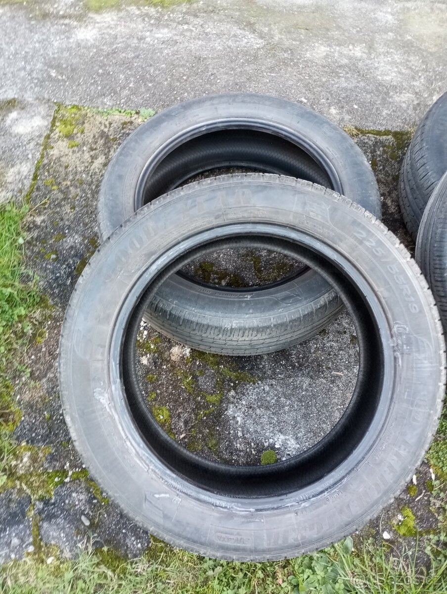 Letní 225/55 r19