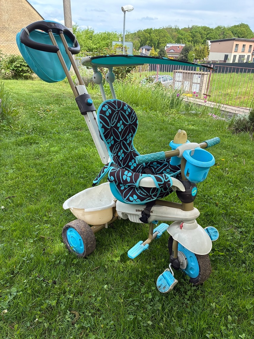 Tříkolka s vodícím madlem