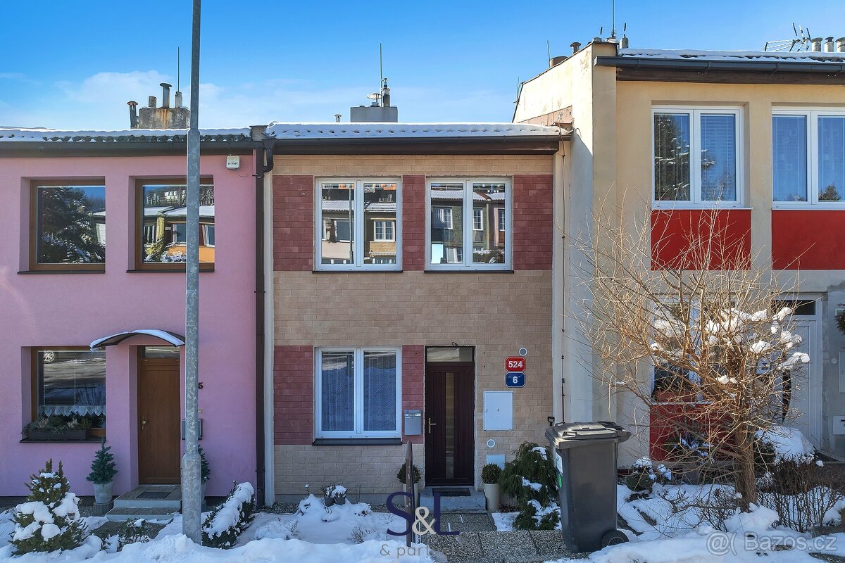 Prodej řadového domu 3+1, 82 m2, s terasou, zahradou a krásn