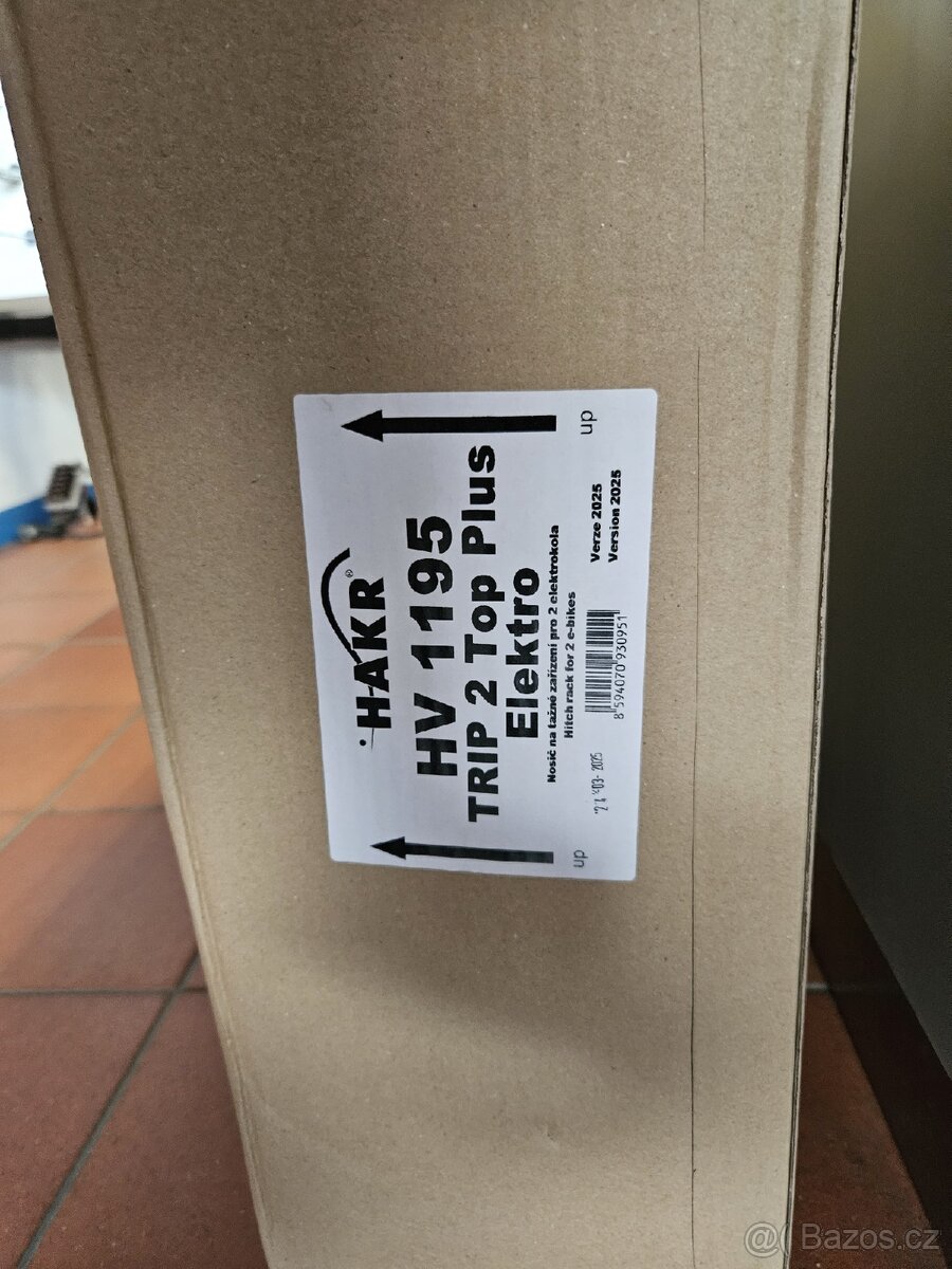 Držák elektro kola na tažné zařízení