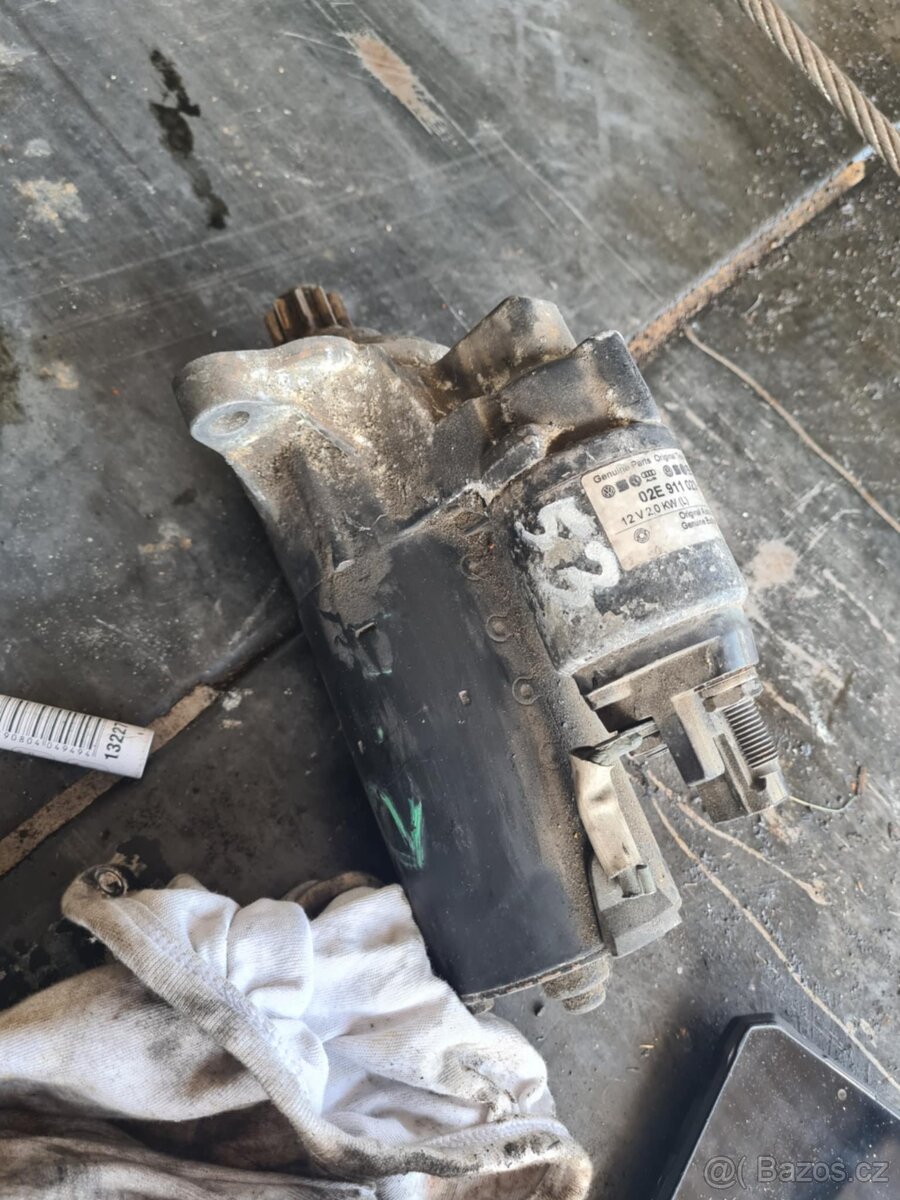 Startér Bosch 02E911023HX