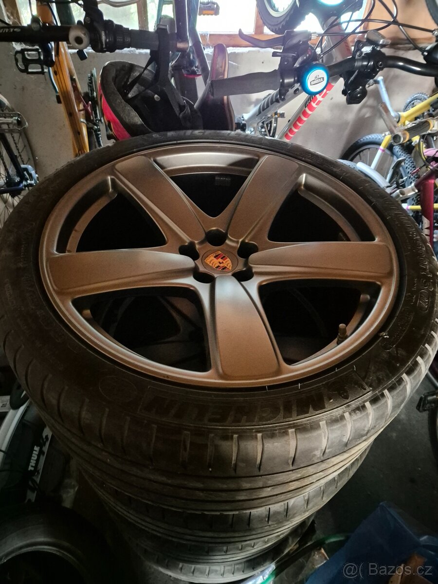Porsche Macan 21' kola
