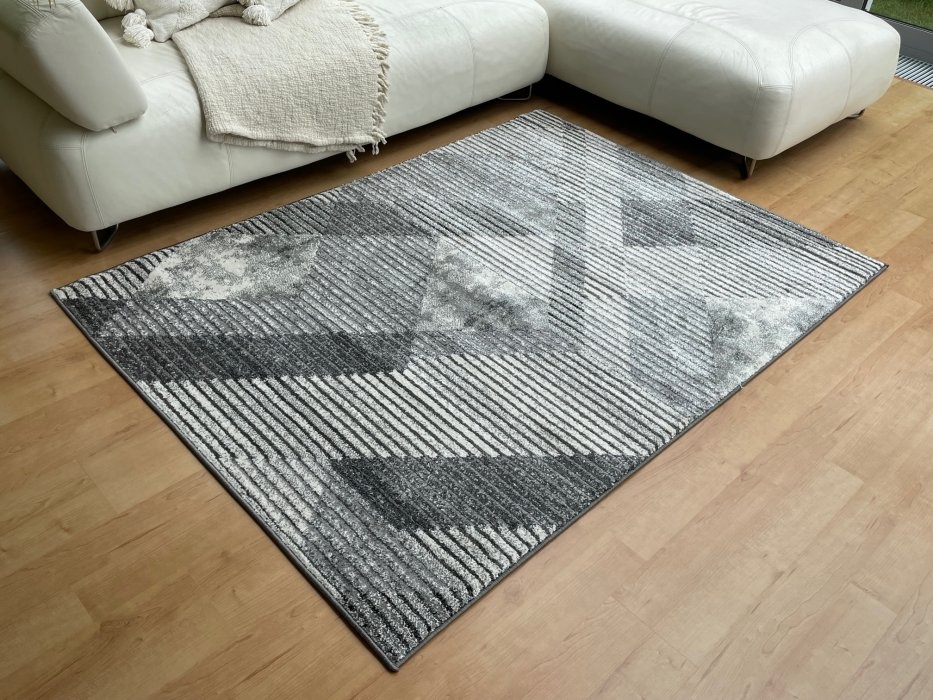 Kusový koberec Marvel 7602 grey 140 x 190 cm (N.O.V.Ý)
