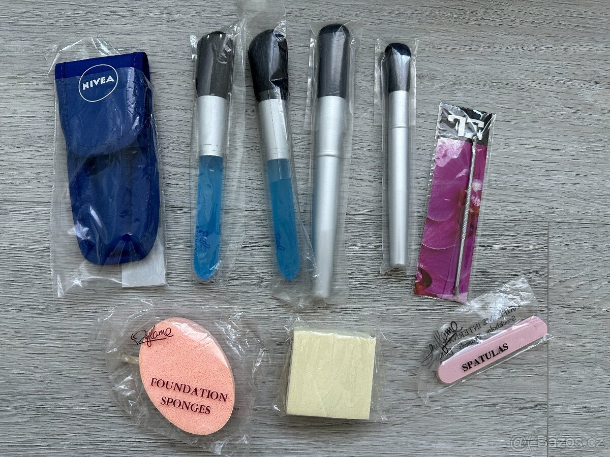 Sada štětců a houbiček, 11 ks
