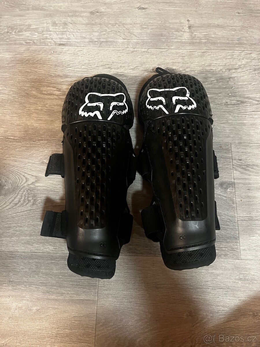 chrániče na kolena Fox Titan Sport