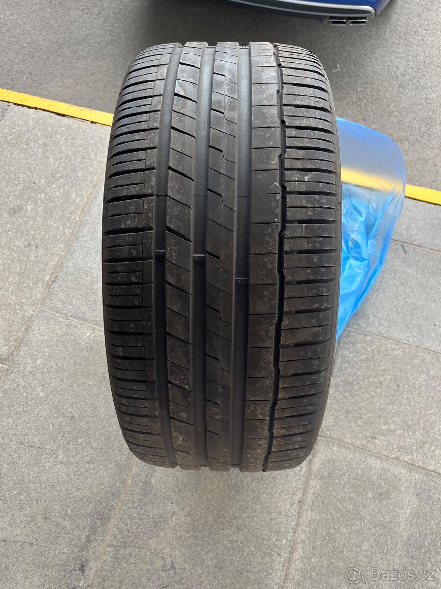 Hankook Aventus s1 285/35R22