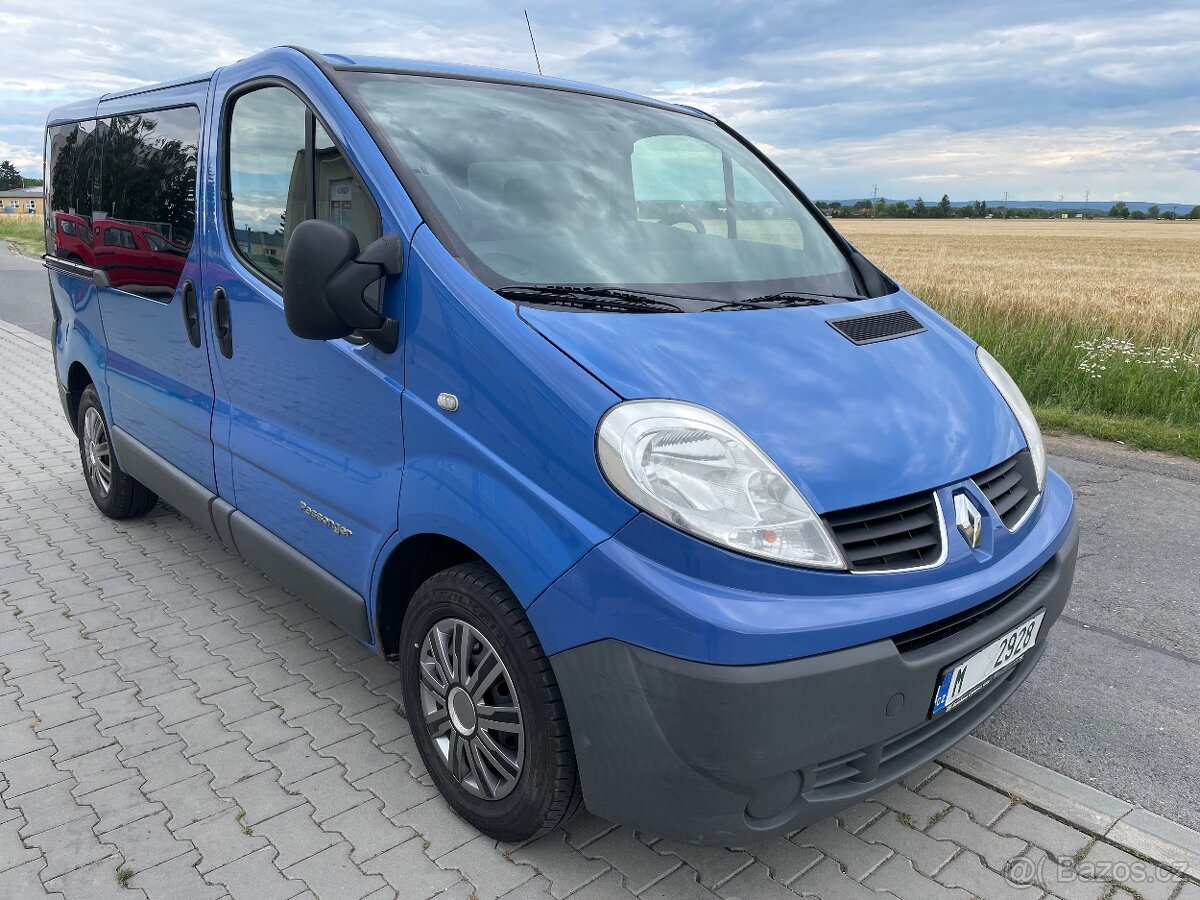Renault Trafic Passenger 2,0dci 84 kw rok 2011 9.míst