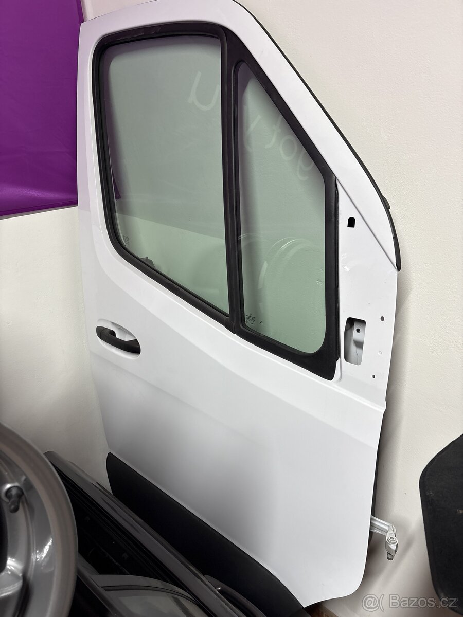 Pravé dveře sprinter 907