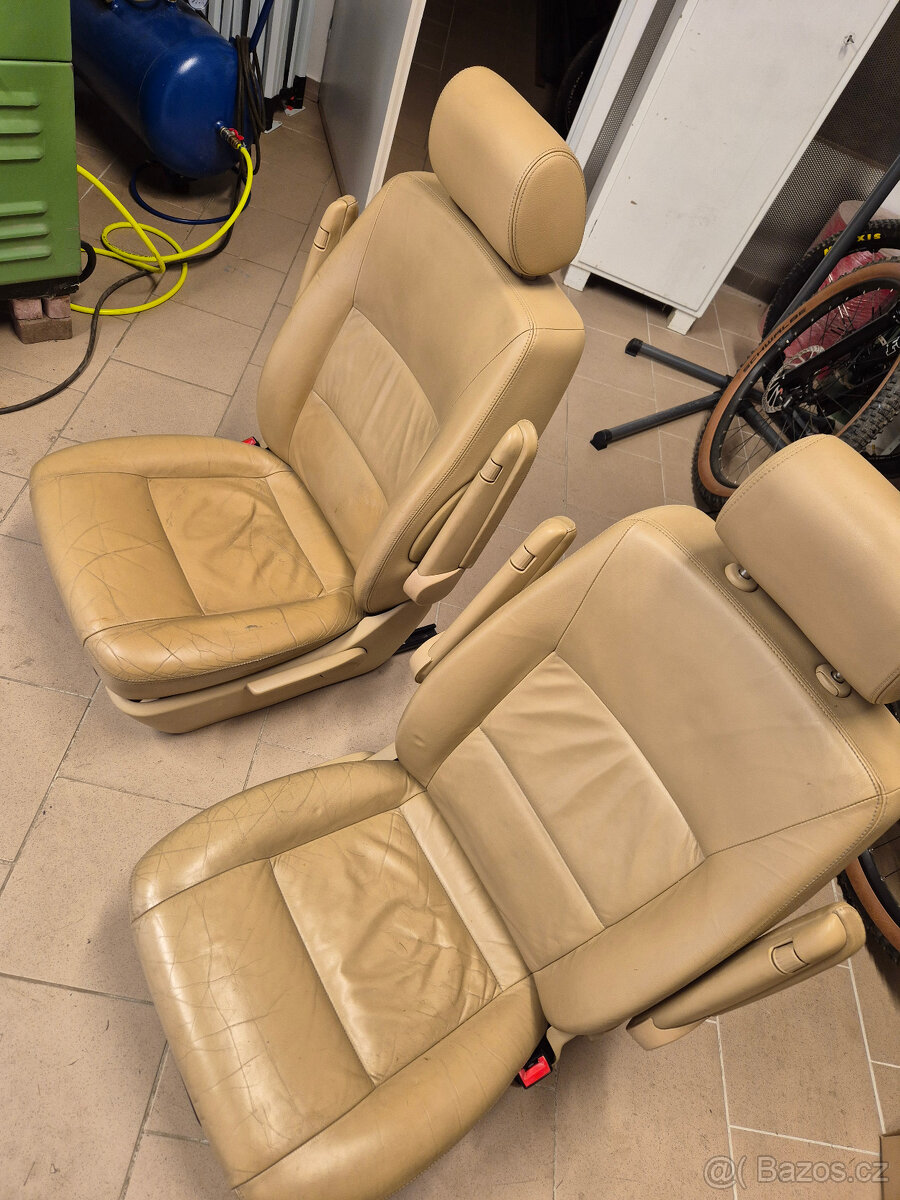 sedadla pro VW Caravelle T5