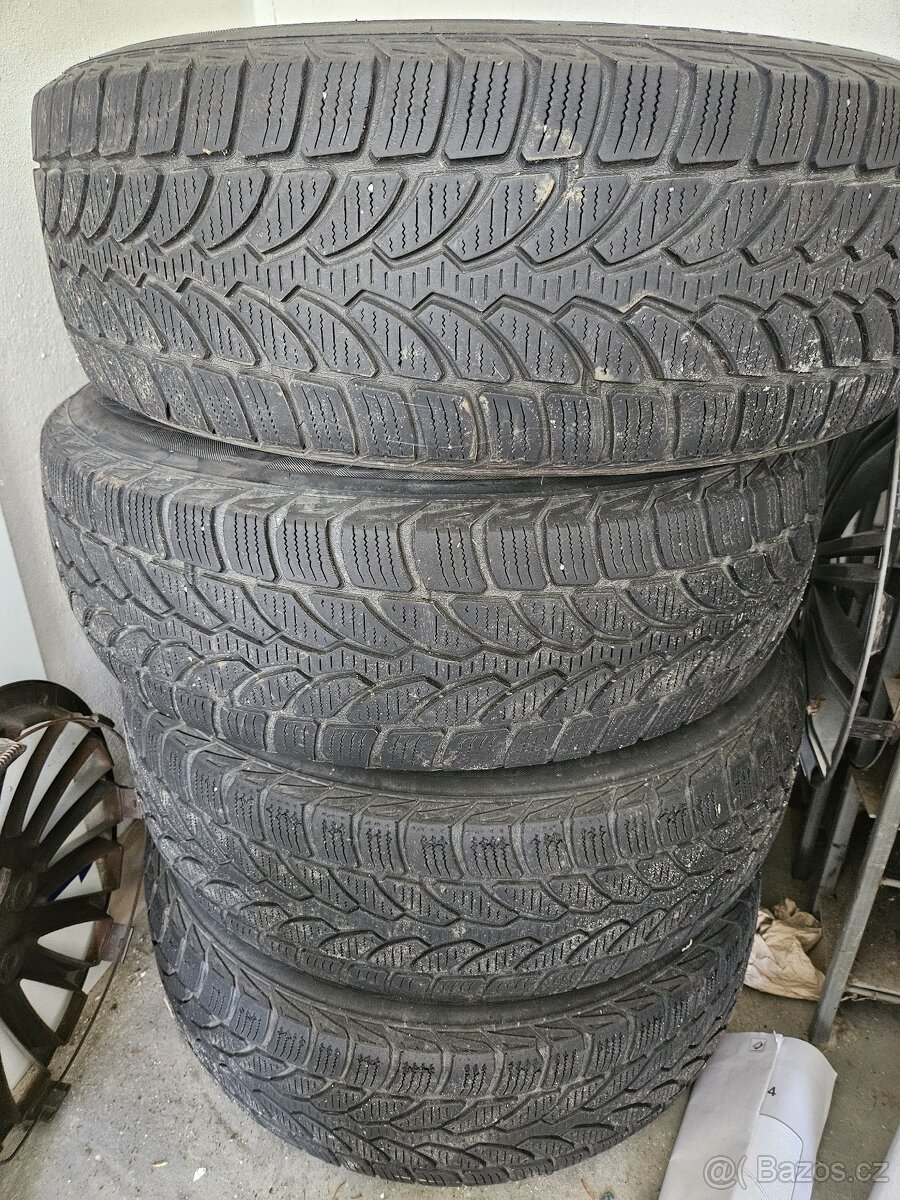 Zimní pneu 195/65  R15, 91T, 4 KUSY na discích -BRIDGESTONE