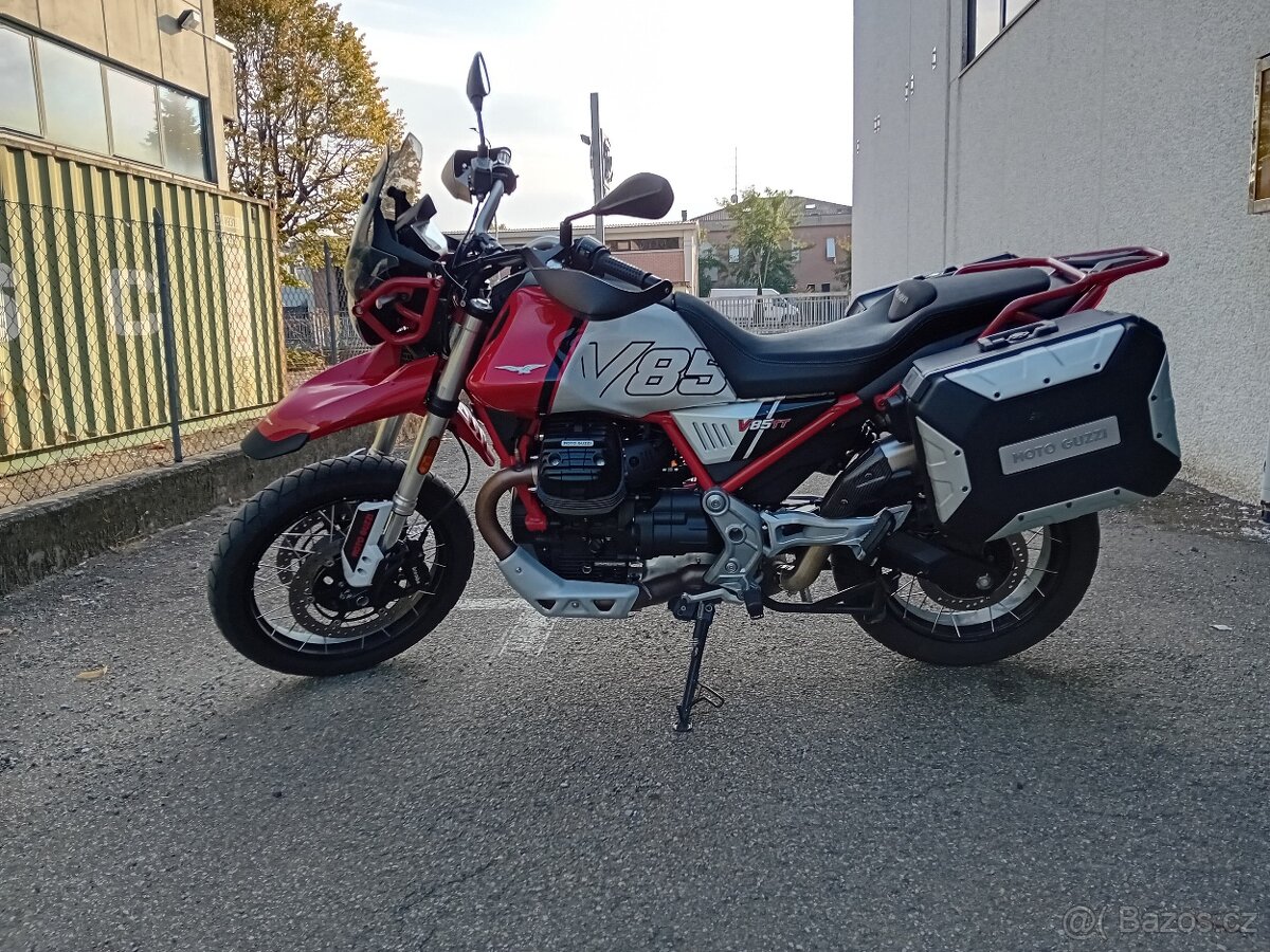 MOTO GUZZI V 85TT TRAVELER