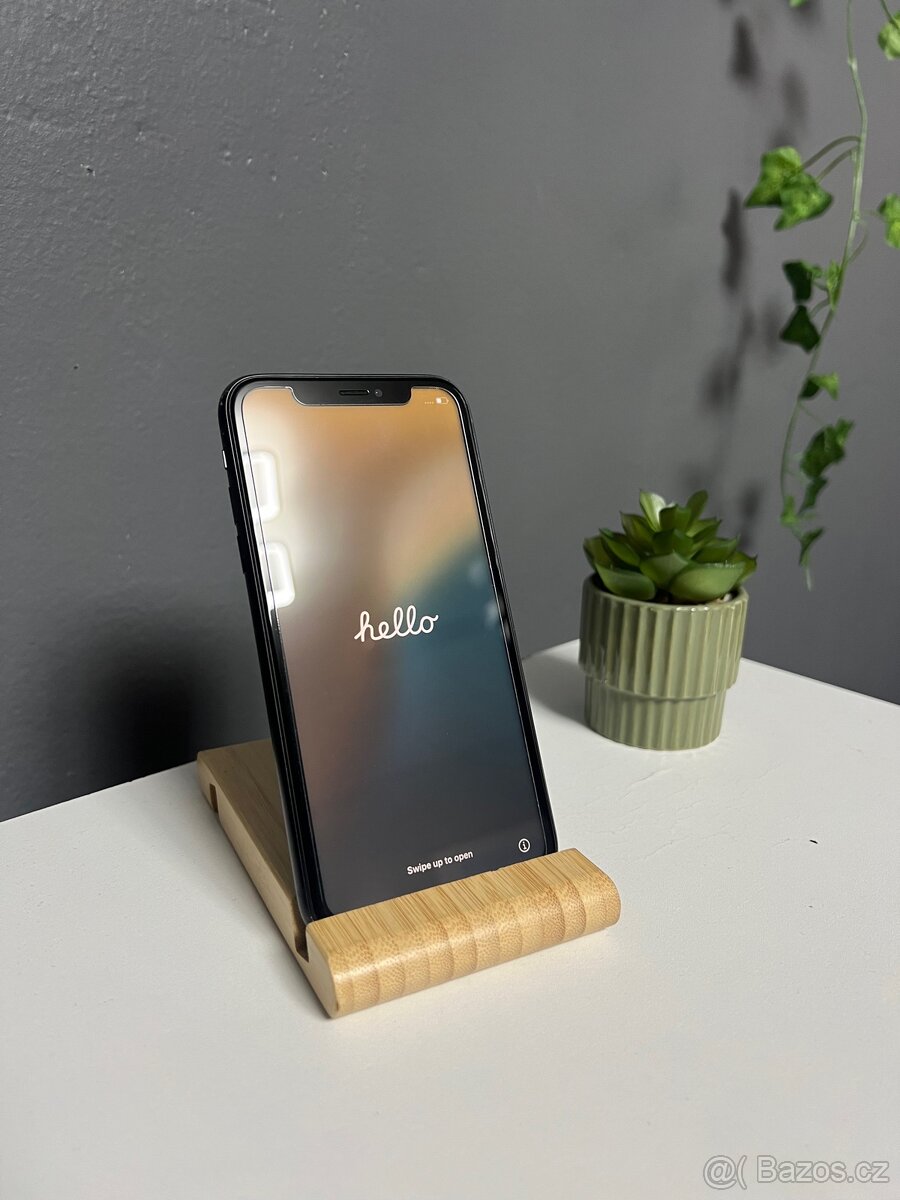 iPhone XR 64GB Pěkný stav