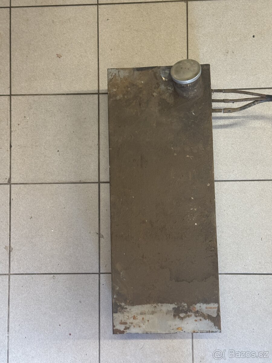 Nádrž na 40L nafta