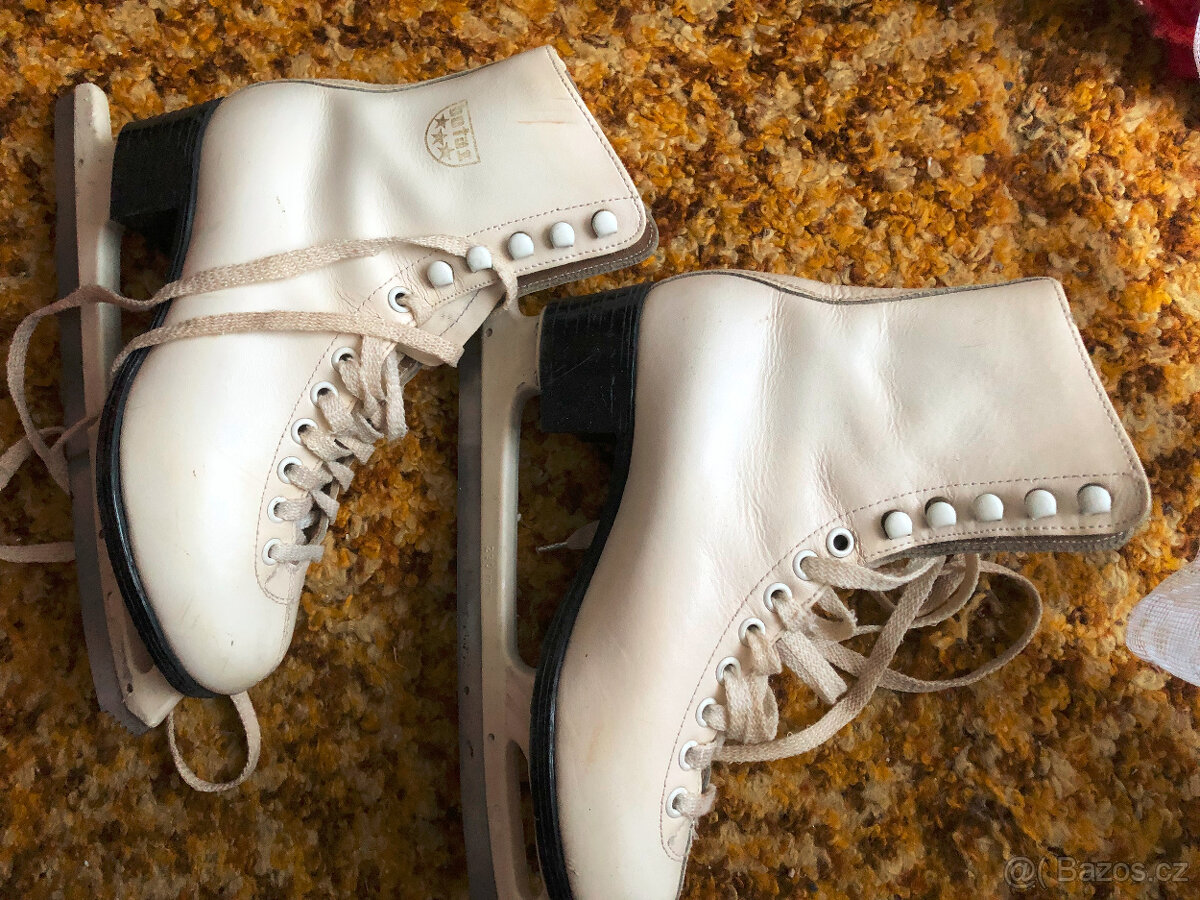 Dívčí bílé krasobrusle vel. 23