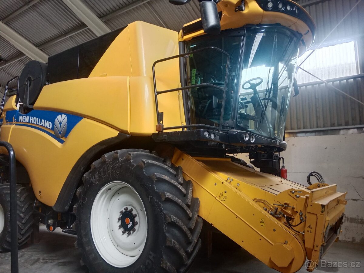 Kombajn New Holland CX 8.90