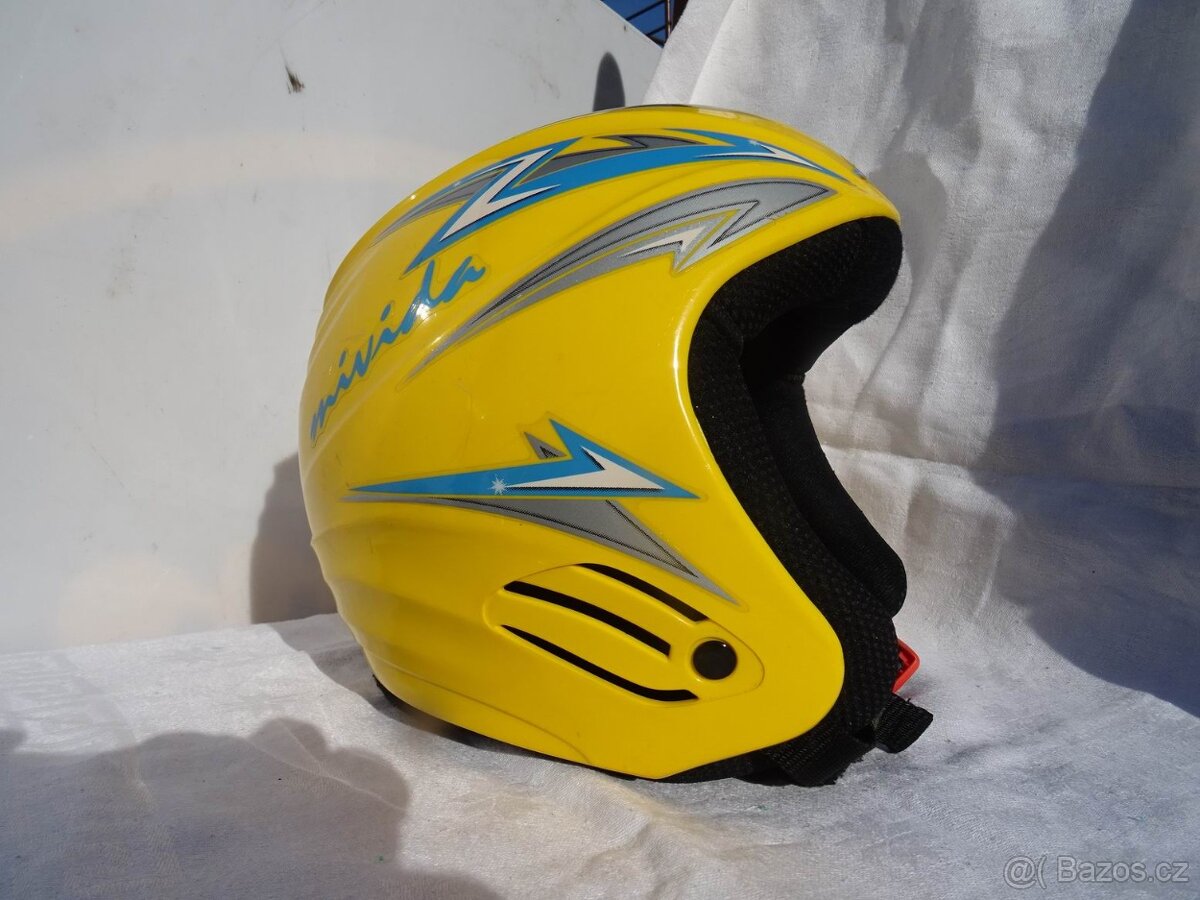 Dětská lyžařská přilba , velikost 48.