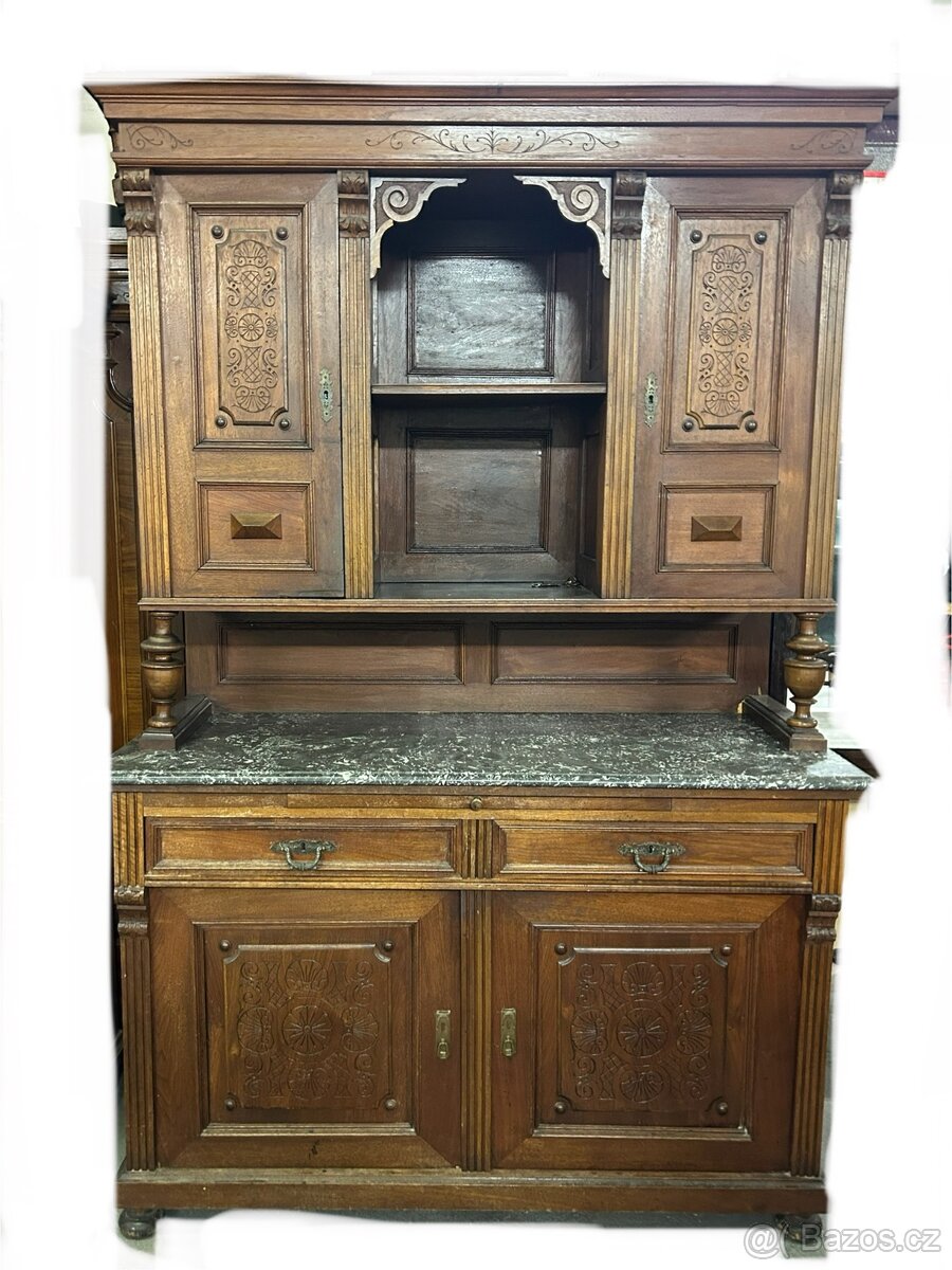 Starožitný nábytek