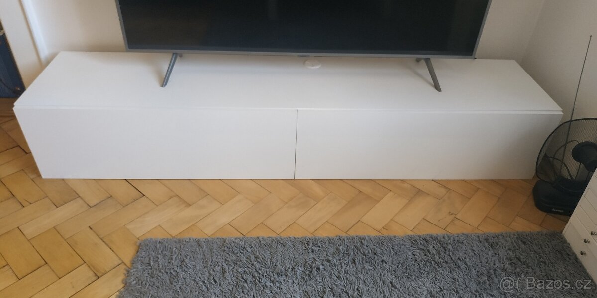 TV skříňka
