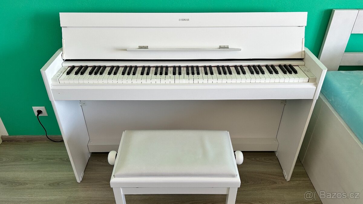 Digitální piano Yamaha YDP-S54WH s židličkou Stagg