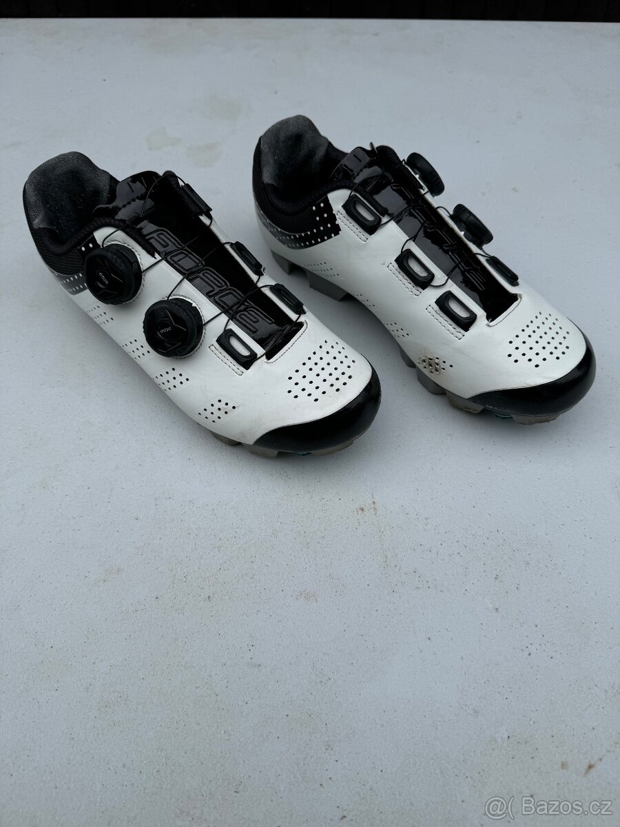 Cyklistické tretry Force 38